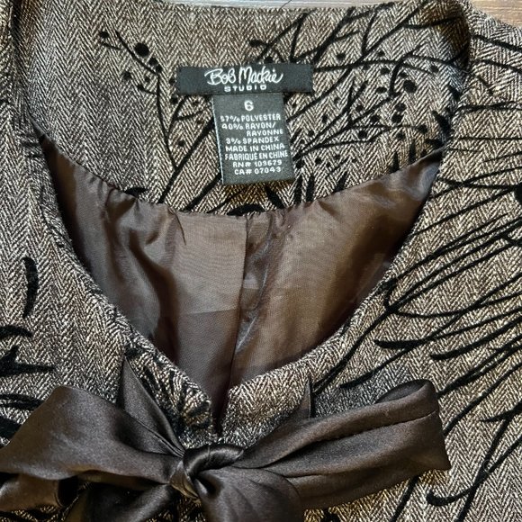 Bob Mackie Wearable Art Cropped Capelet-style Jacket size 6 - Picture 8 of 8